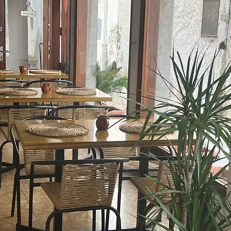 Sol I Sombra * El Port De La Selva